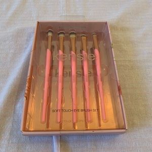 NWT - Kenzie Eyeshadow brushes